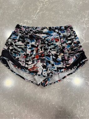 Lululemon Hotty Hot Low Rise Lined Running Shorts Abstract Print Size 4